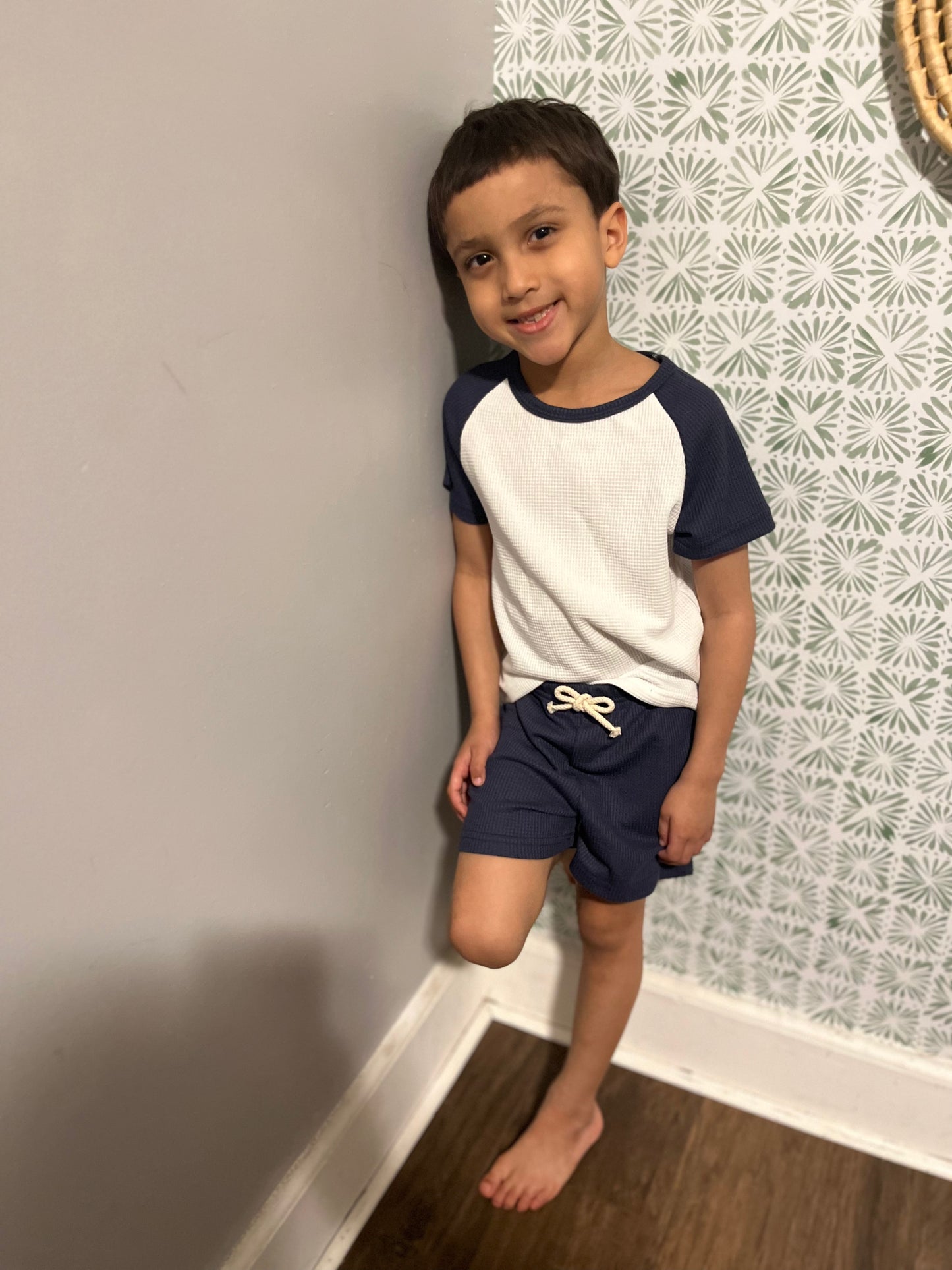 Toddler boys 2pcs Raglan Sleeve Tee and Shorts Set