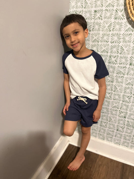 Toddler boys 2pcs Raglan Sleeve Tee and Shorts Set